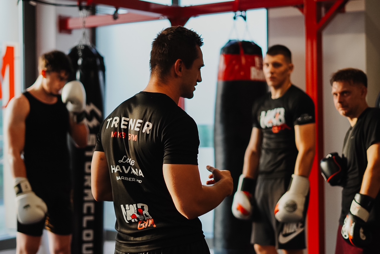 Wpływ treningów boksu na sylwetkę – jak boks zmienia ciało i formę